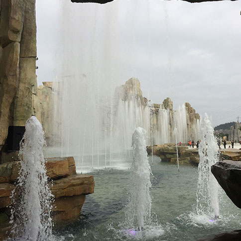 贵州安顺兴东大康健游乐园喷泉