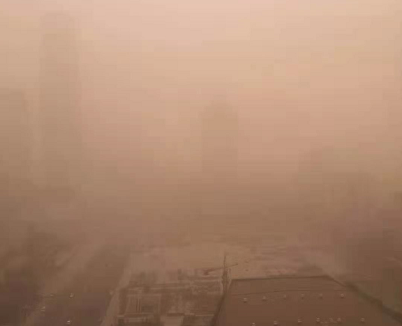 受北方沙尘暴影响，，，新风系统怎样包管室内空气新鲜康健？？？？