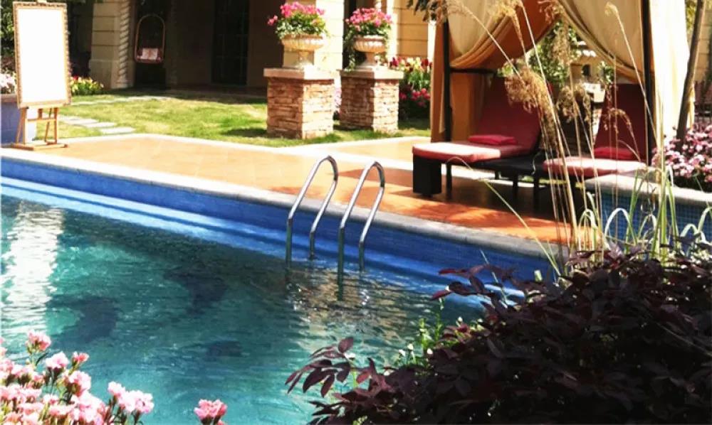 <b>别墅游泳池水质处置惩罚的要领？？</b>