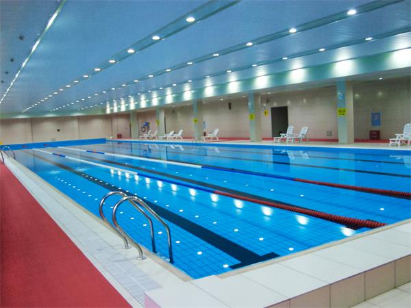 室内游泳馆水温及场馆湿度怎么控制好？？