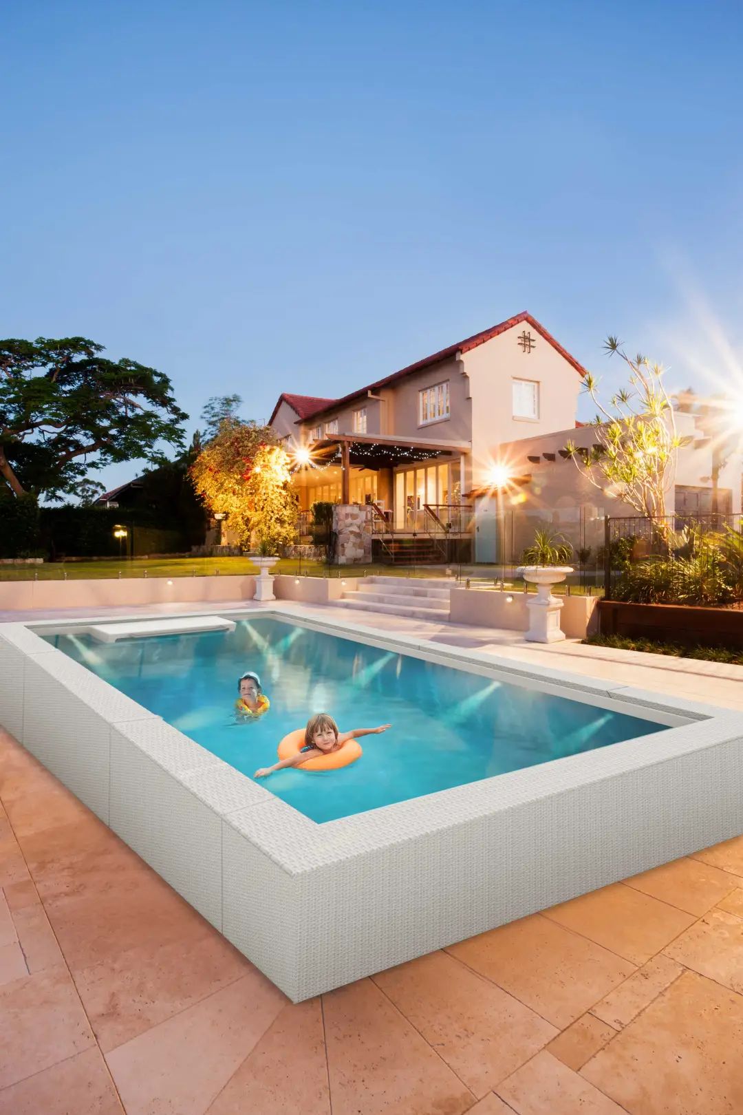 庄闲游戏别墅泳池