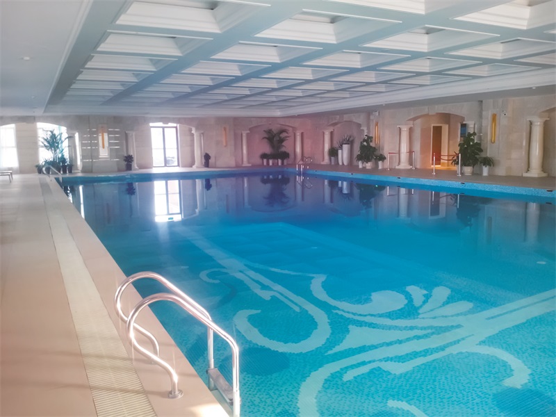 游泳池装备选购指南