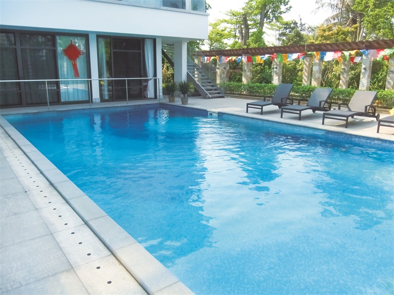 别墅泳池配套装备