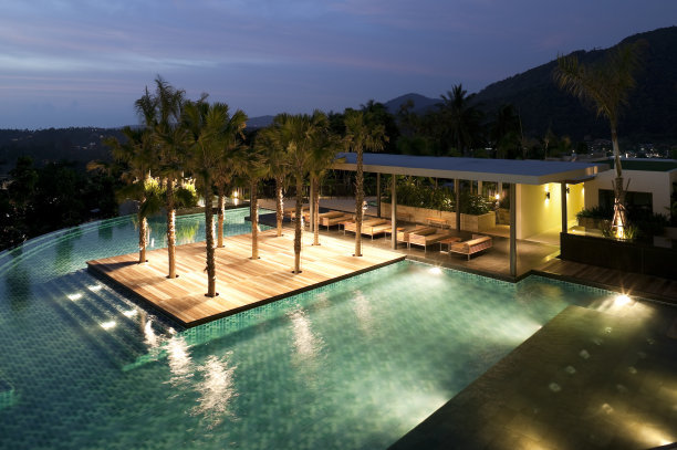 怎样解决游泳池尿素超标问题？？？？？