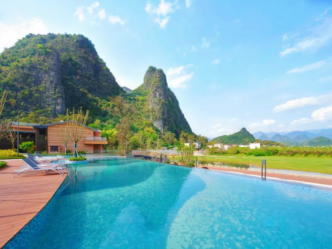 吸污机,智能吸污机,游泳池吸污机,全自动游泳池吸污机