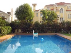 <b>别墅小院装游泳池够吗？？？？？6㎡迷你泳池计划，，孩子能嬉水，，还不占花园空间！</b>